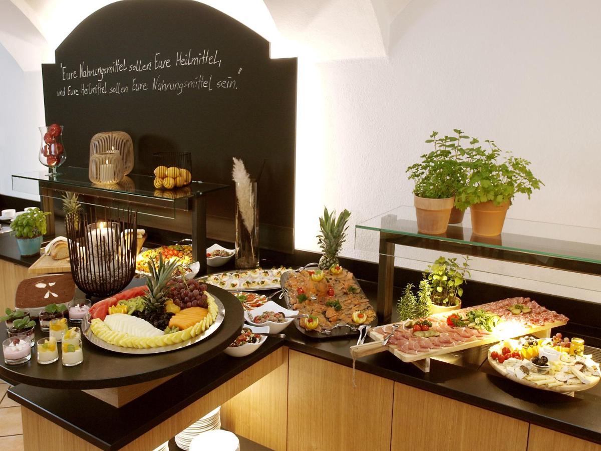 Hotel Restaurant Zum Goldenen Anker Mit Hallenbad & Wellnessbereich Windorf  المظهر الخارجي الصورة