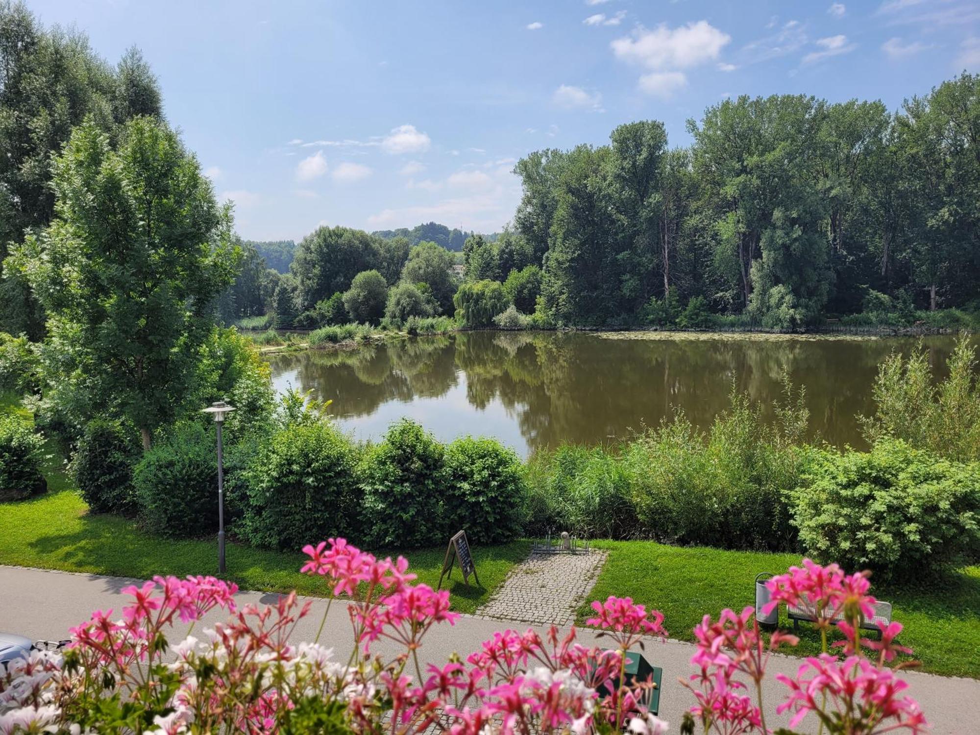 Hotel Restaurant Zum Goldenen Anker Mit Hallenbad & Wellnessbereich Windorf  المظهر الخارجي الصورة