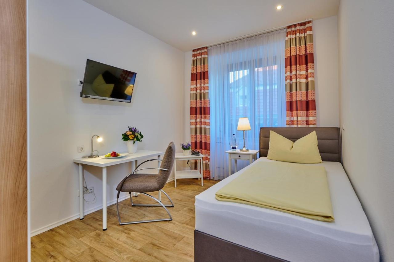Hotel Restaurant Zum Goldenen Anker Mit Hallenbad & Wellnessbereich Windorf  المظهر الخارجي الصورة