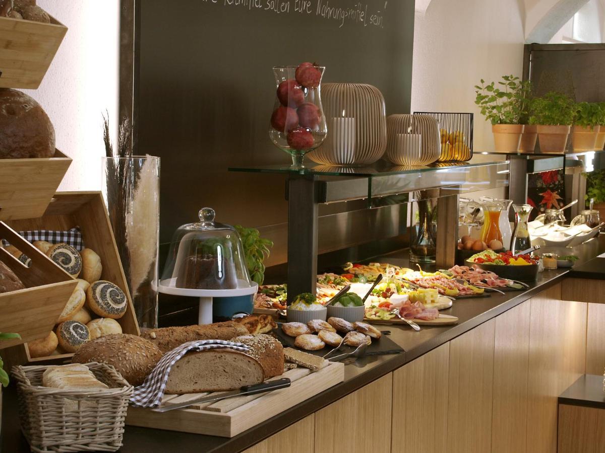 Hotel Restaurant Zum Goldenen Anker Mit Hallenbad & Wellnessbereich Windorf  المظهر الخارجي الصورة