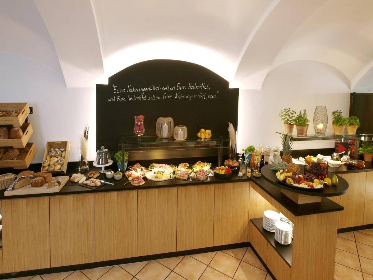 Hotel Restaurant Zum Goldenen Anker Mit Hallenbad & Wellnessbereich Windorf  المظهر الخارجي الصورة