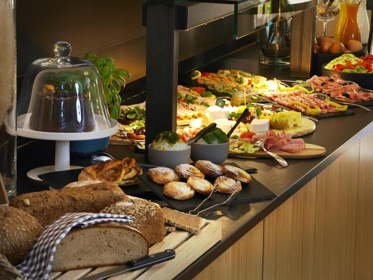 Hotel Restaurant Zum Goldenen Anker Mit Hallenbad & Wellnessbereich Windorf  المظهر الخارجي الصورة