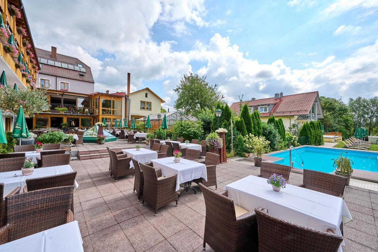 Hotel Restaurant Zum Goldenen Anker Mit Hallenbad & Wellnessbereich Windorf  المظهر الخارجي الصورة