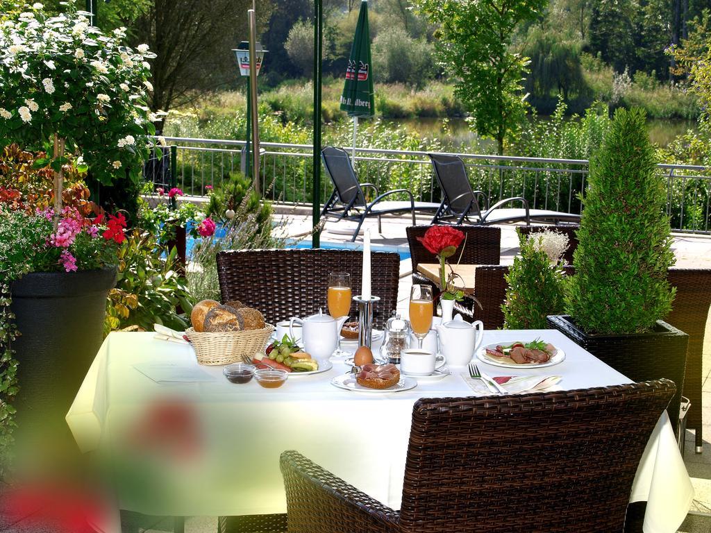 Hotel Restaurant Zum Goldenen Anker Mit Hallenbad & Wellnessbereich Windorf  الغرفة الصورة