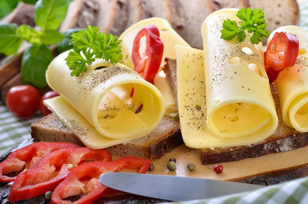 Hotel Restaurant Zum Goldenen Anker Mit Hallenbad & Wellnessbereich Windorf  المظهر الخارجي الصورة